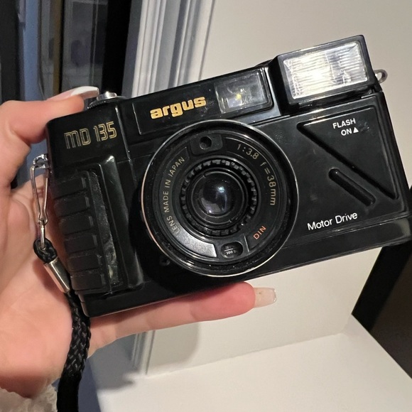 Vintage ARGUS MD135 Film Camera 35mm Motor Drive 1:3.8 f 38mm Black With Case - Picture 10 of 16